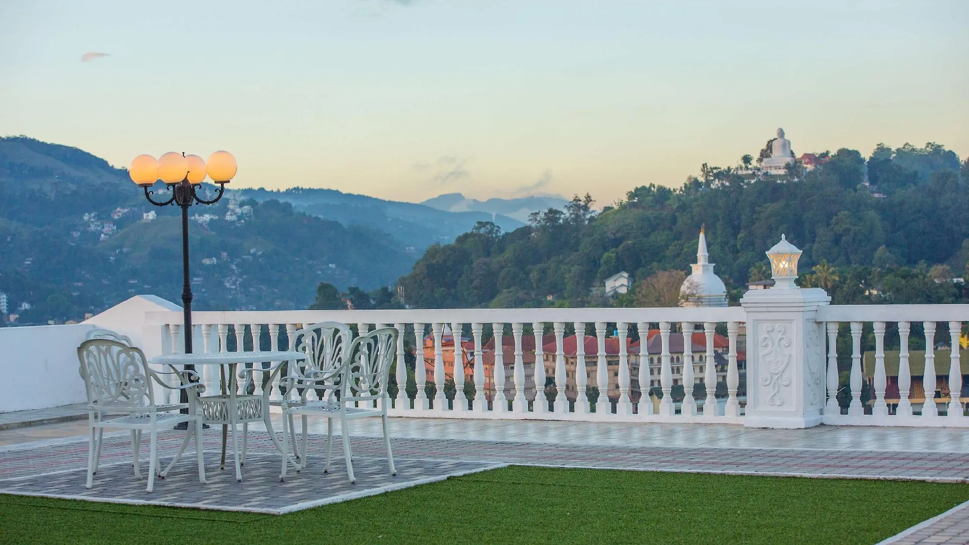 The Grand Kandyan Hotel 5*, Kandy