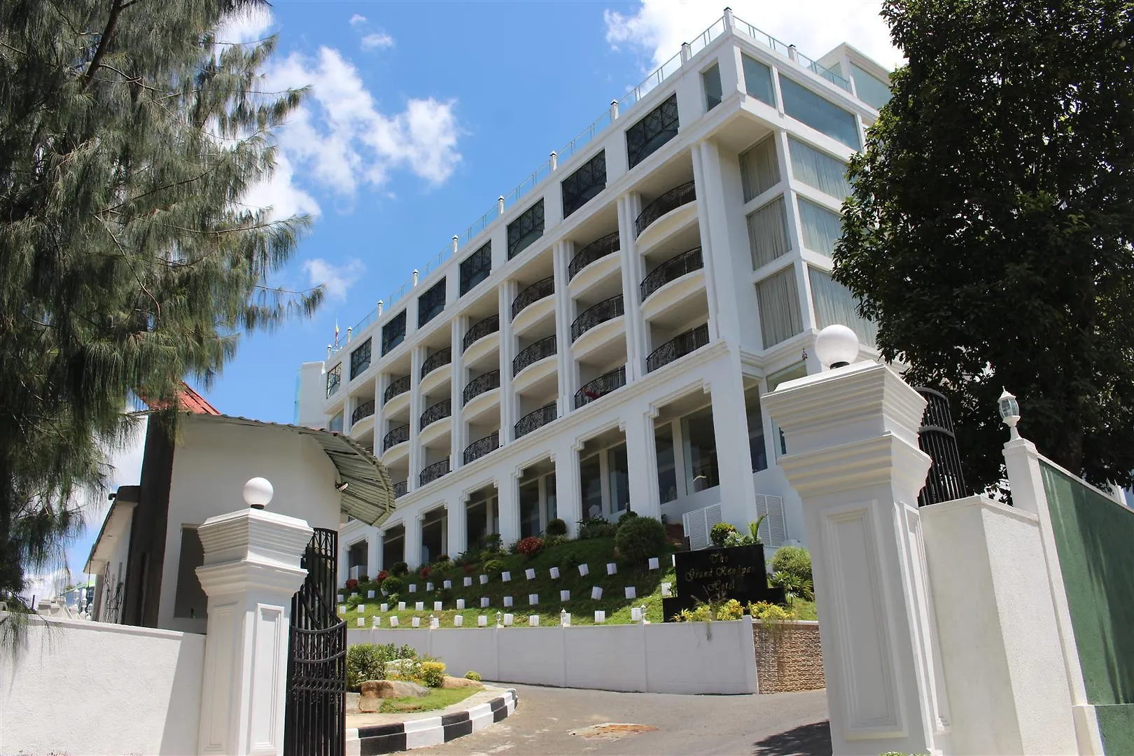 The Grand Kandyan Hotel 5*, Kandy Sri Lanka